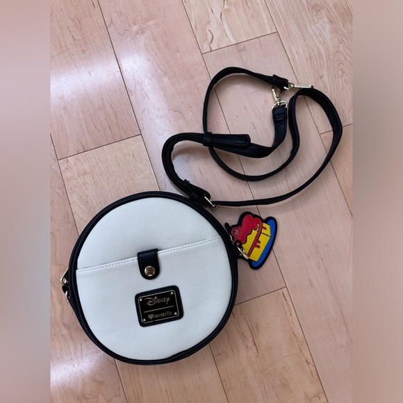 NEW Loungefly Disney Mickey Mouse & Minnie Mouse
Cake Crossbody Bag - Picture 11 of 12